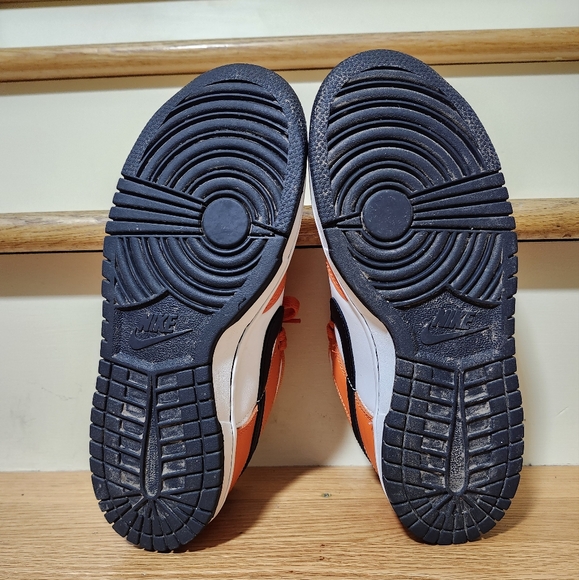 Nike Dunk Low Halloween (2022)(GS) Size 7Y/Womens 8.5 - Picture 7 of 9